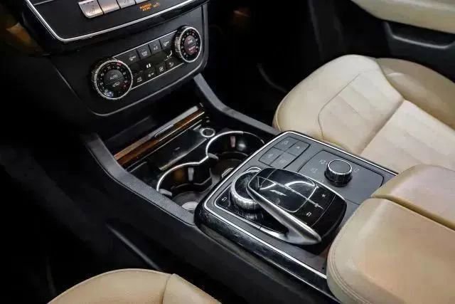 Used 2018 Mercedes-Benz GLS 450 4MATIC w/ Premium Package image 32