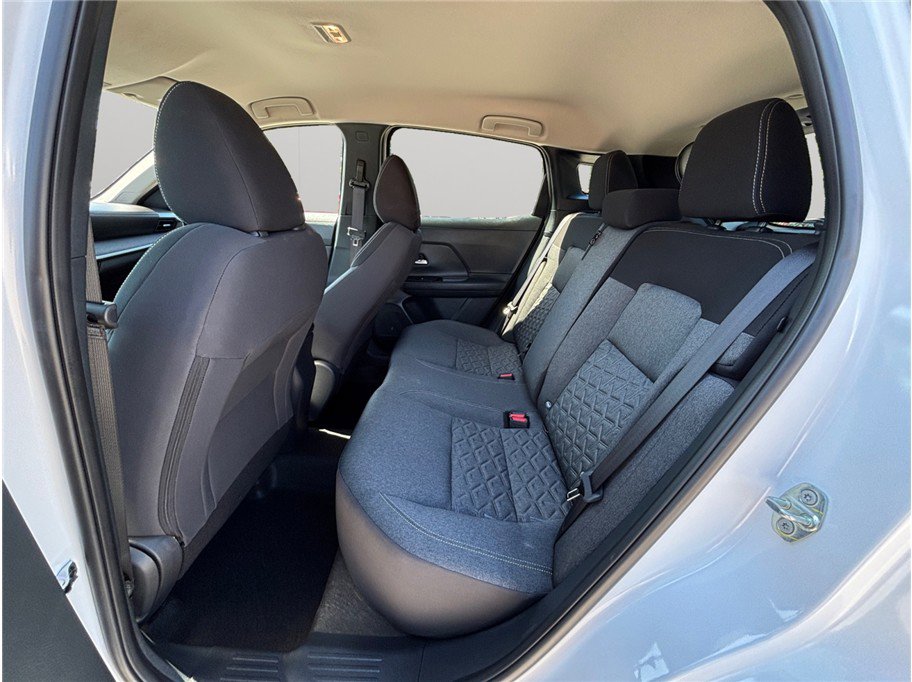 Used 2025 Nissan Kicks SV image 32