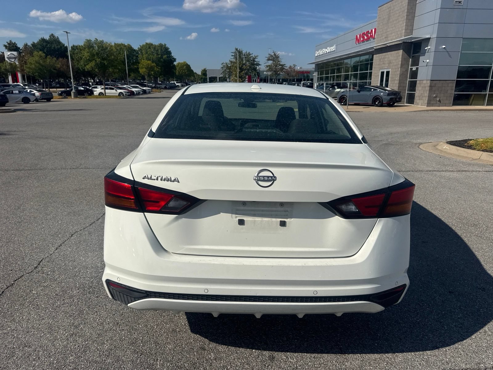 Used 2025 Nissan Altima 2.5 SV FWD image 6