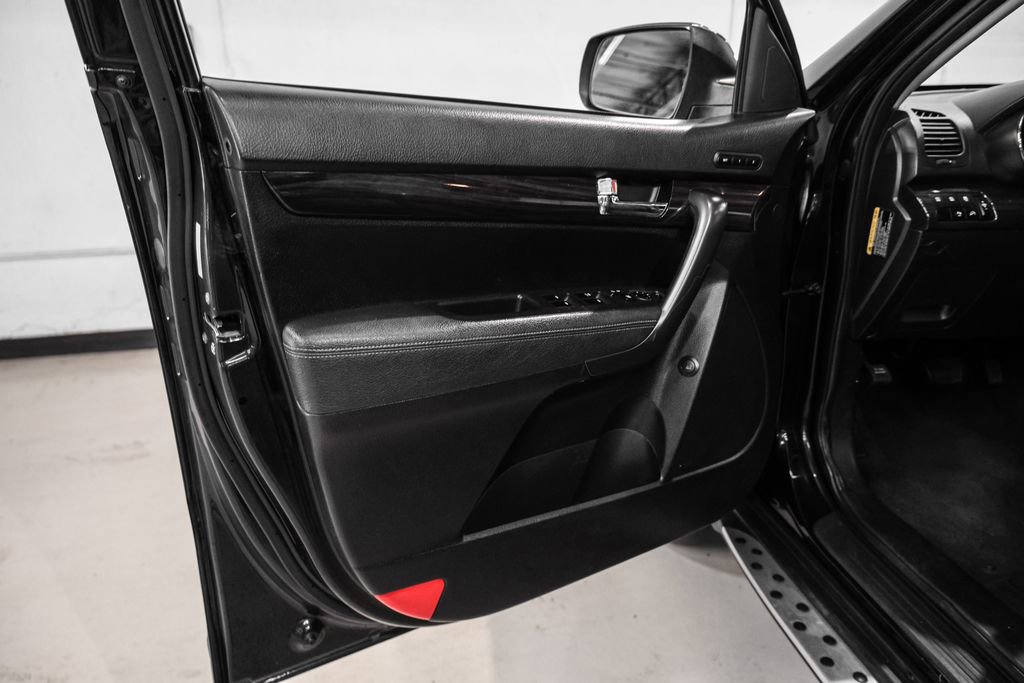 Used 2012 Kia Sorento EX w/ EX V6 Premium Pkg image 40