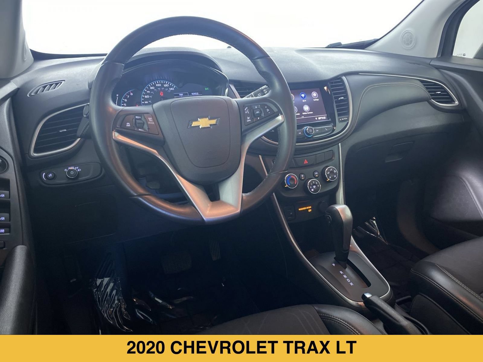 Certified 2020 Chevrolet Trax LT w/ LT Convenience Package FWD image 2