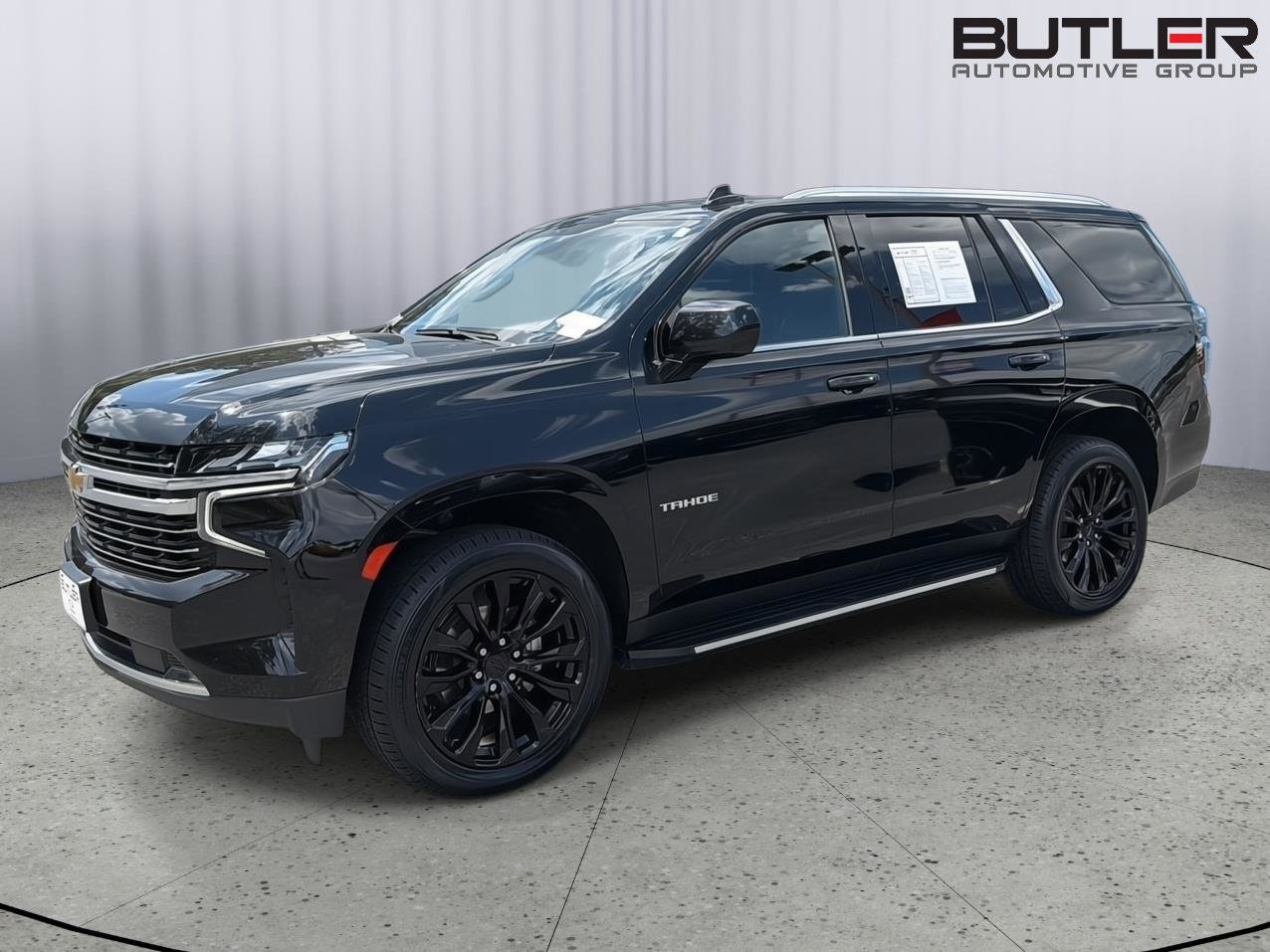 Used 2024 Chevrolet Tahoe LT RWD image 1