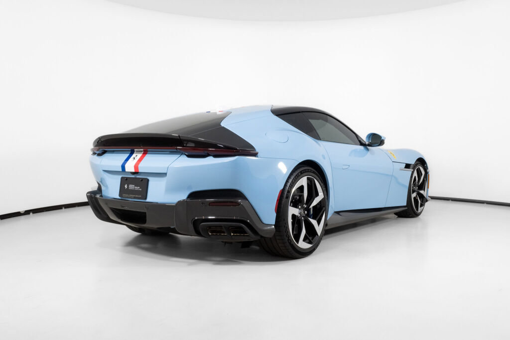 Used 2025 Ferrari 12Cilindri RWD image 9