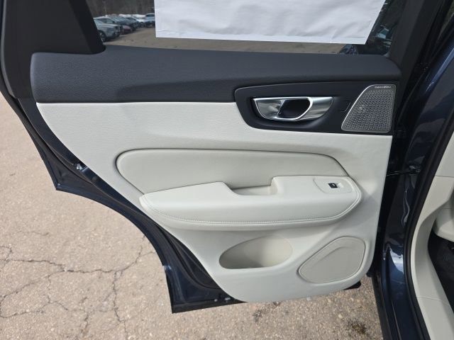 New 2026 Volvo XC60 T8 Ultra w/ Climate Package image 16