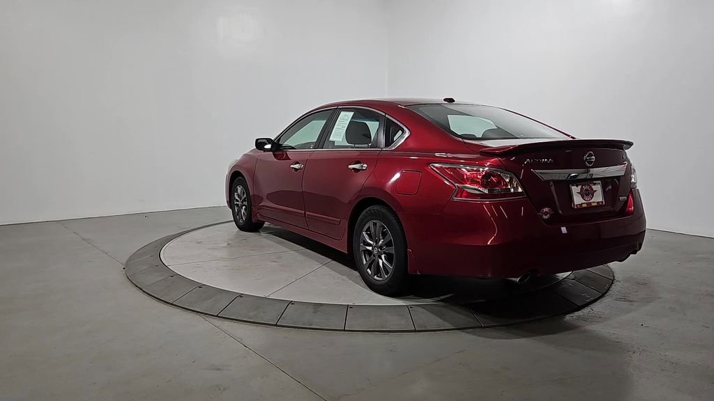 Used 2015 Nissan Altima 2.5 S w/ Special Edition Package FWD image 3