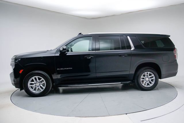 Used 2024 Chevrolet Suburban LT image 2