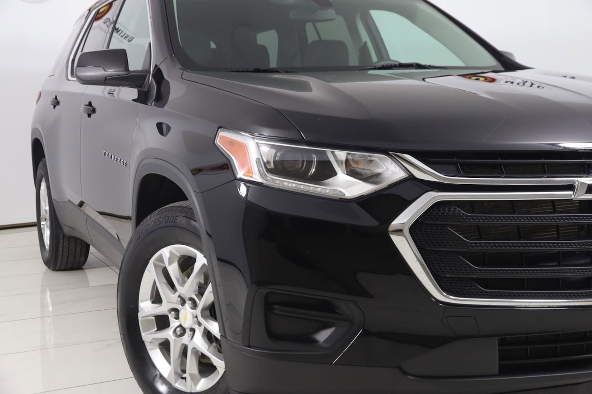 Used 2021 Chevrolet Traverse LS AWD/4WD image 14