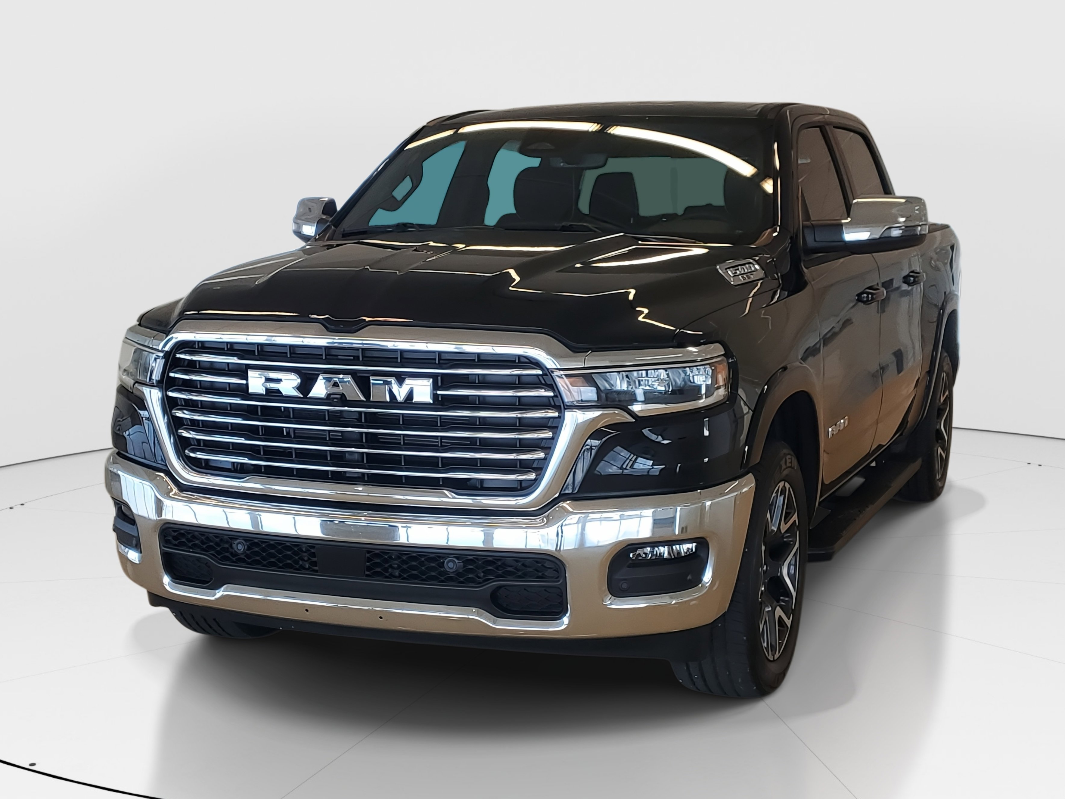 Used 2025 RAM 1500 Laramie image 4