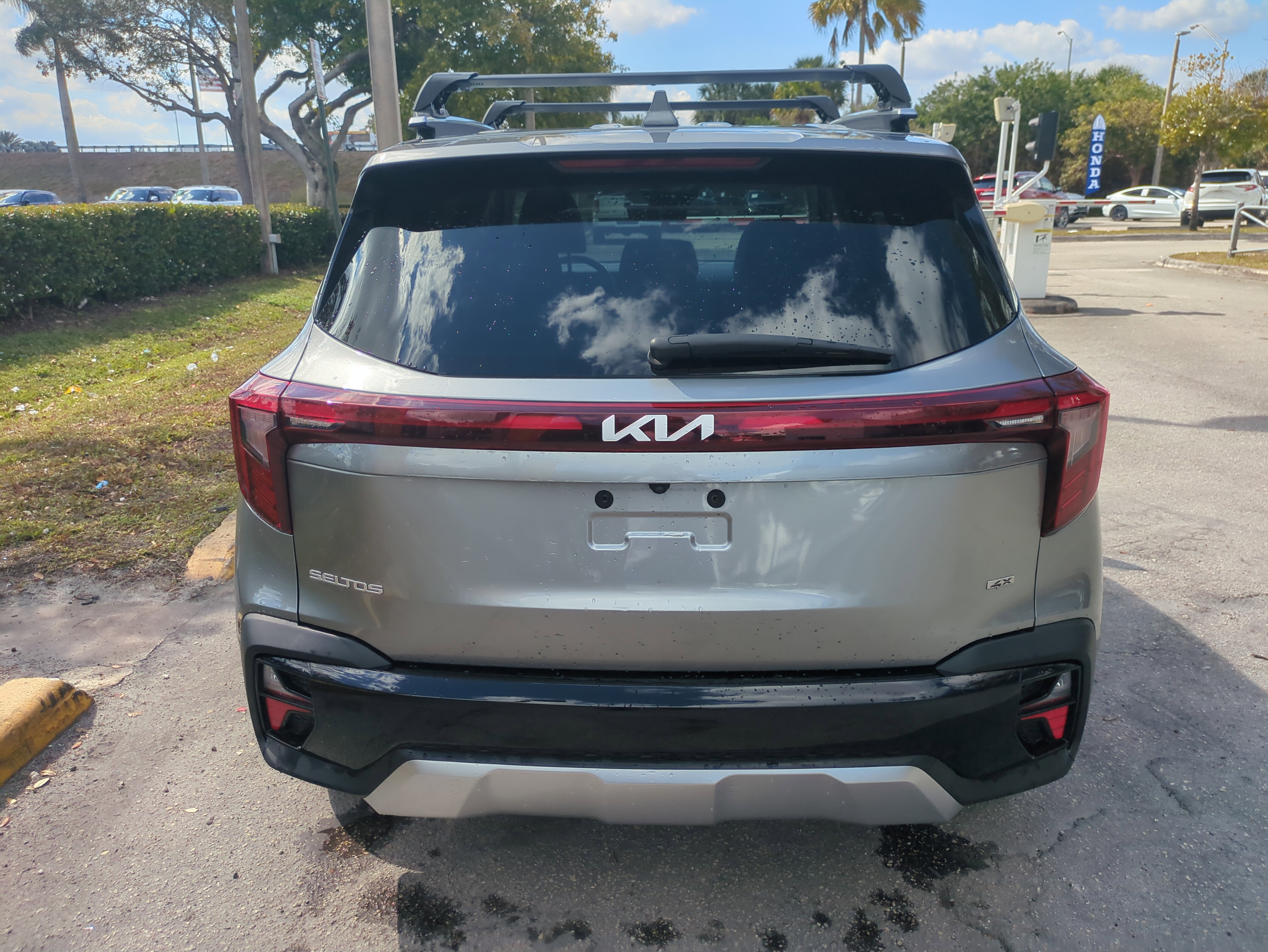Used 2024 Kia Seltos EX image 6