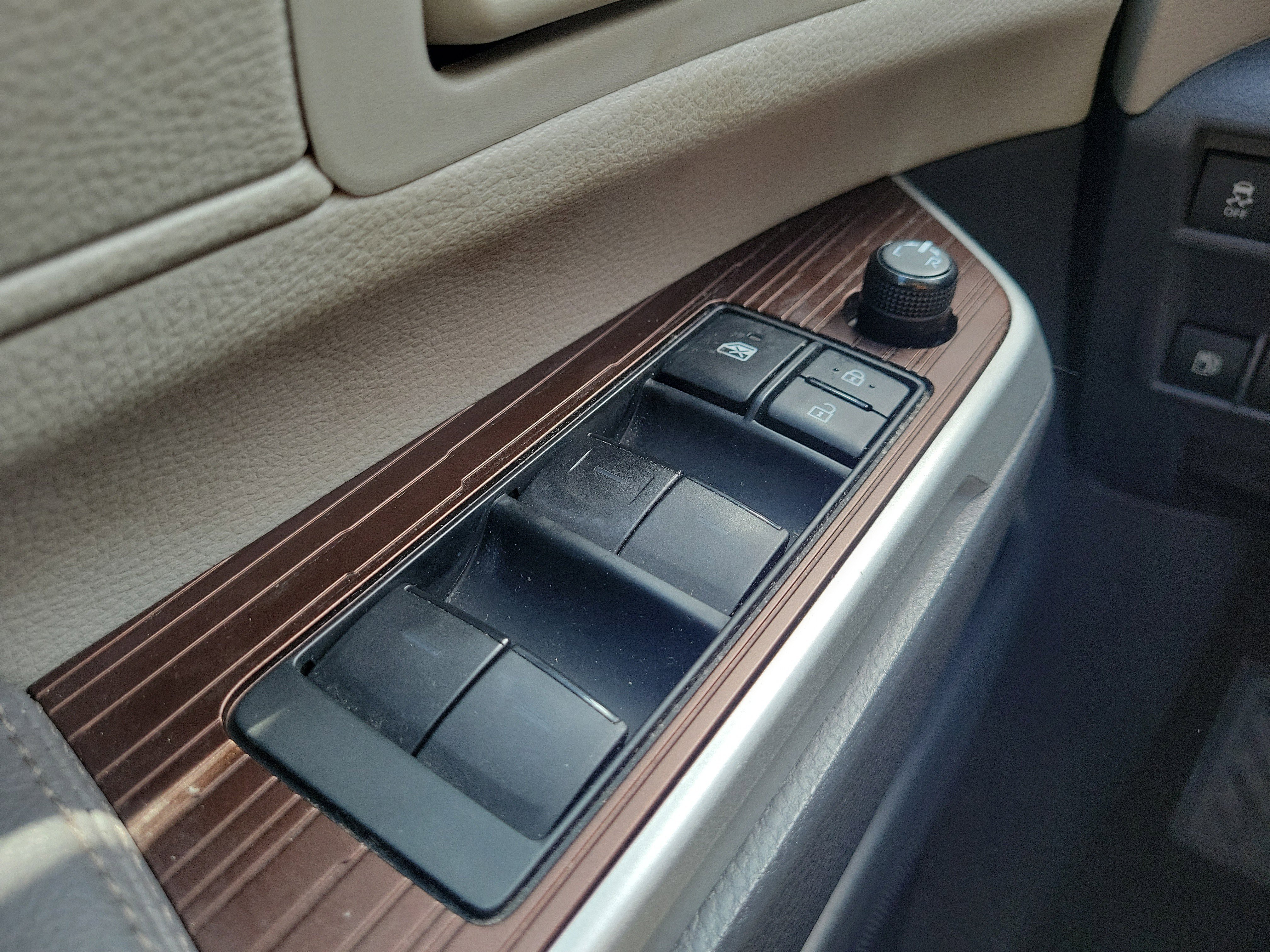 Used 2021 Toyota Sienna LE image 19