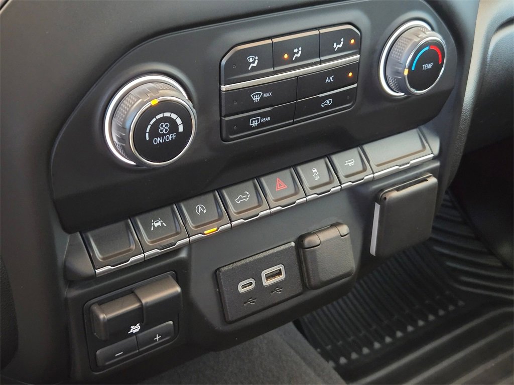 Used 2024 Chevrolet Silverado 1500 Custom image 16