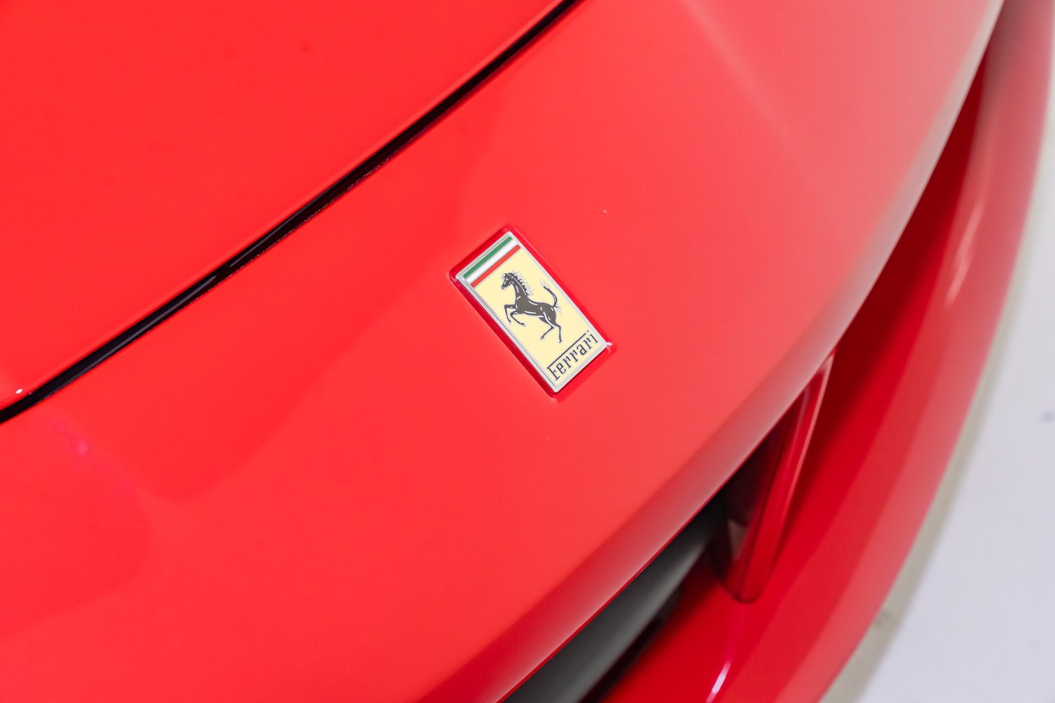 Used 2018 Ferrari 488 GTB RWD image 32