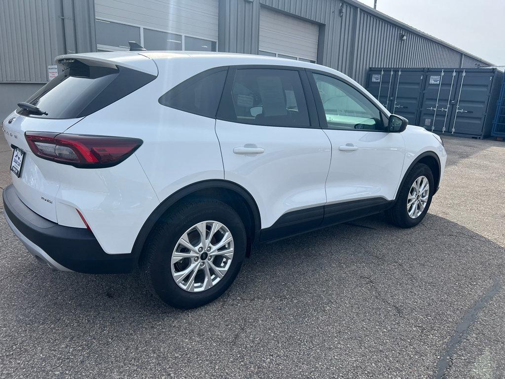 Used 2025 Ford Escape Active w/ Cold Weather Package image 4