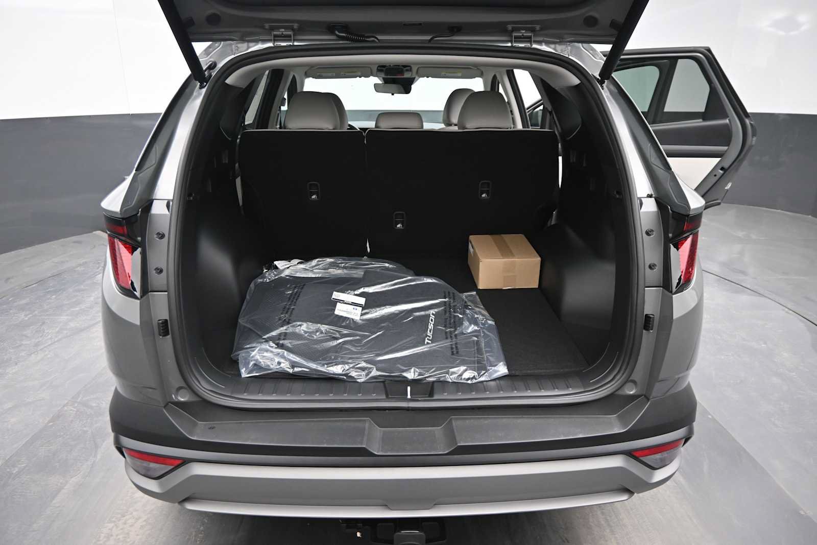 New 2026 Hyundai Tucson SEL Plus w/ Tow & Go Package AWD/4WD image 13