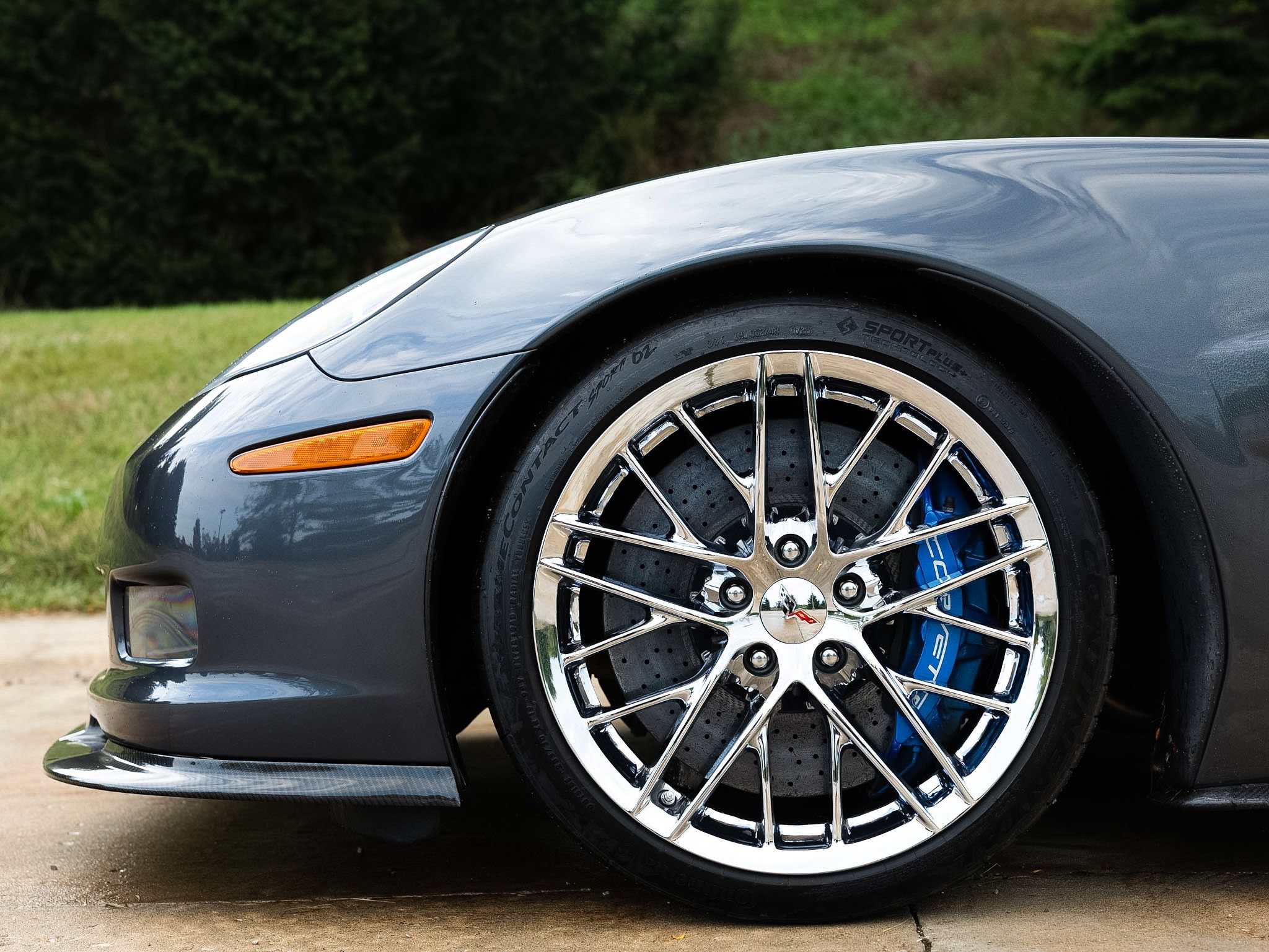 Used 2009 Chevrolet Corvette ZR1 w/ Preferred Equipment Group RWD image 23