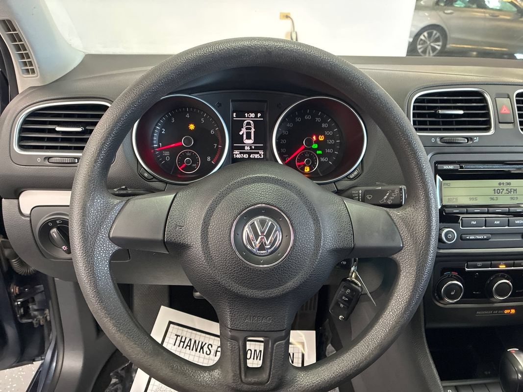 Used 2011 Volkswagen Golf 4-Door FWD image 12