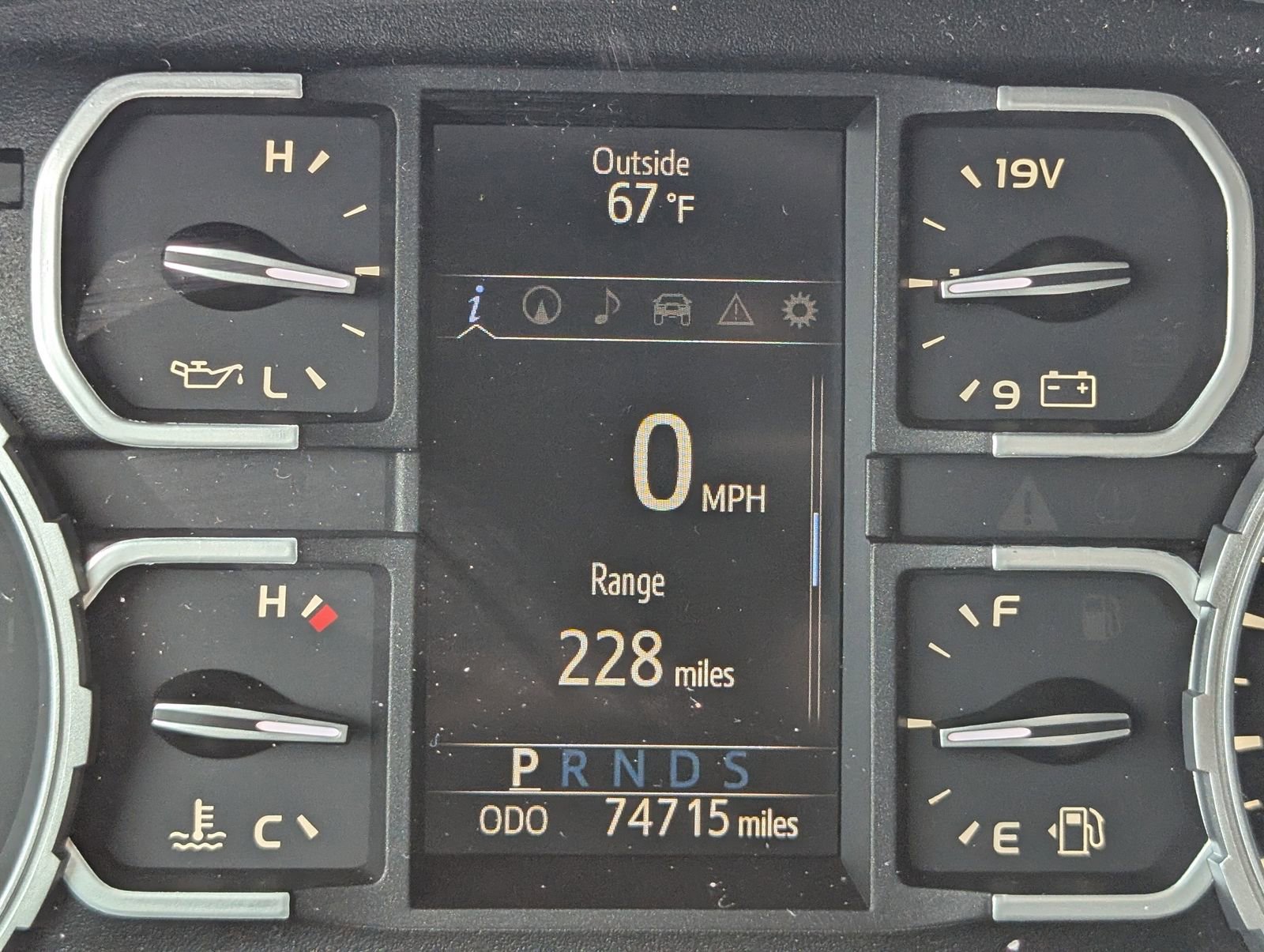 Used 2021 Toyota Tundra Platinum image 6