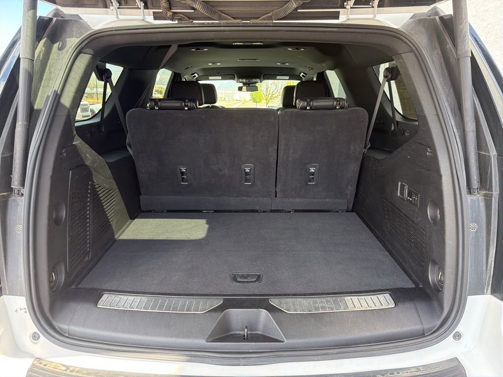 Used 2023 Chevrolet Suburban Premier AWD/4WD image 27