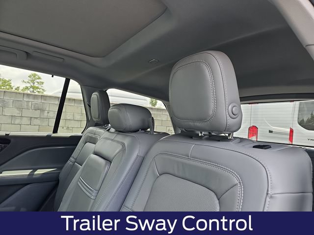 Used 2020 Lincoln Aviator Reserve w/ Equipment Group 202A AWD/4WD image 17
