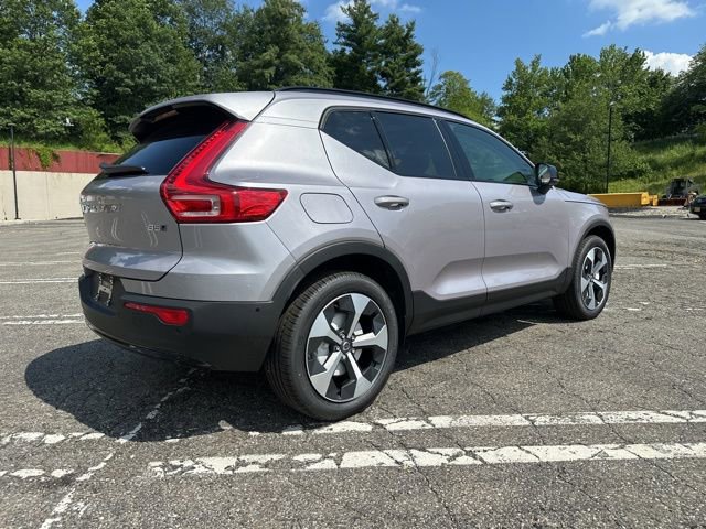 New 2026 Volvo XC40 B5 Plus w/ Protection Package Premier AWD/4WD image 7