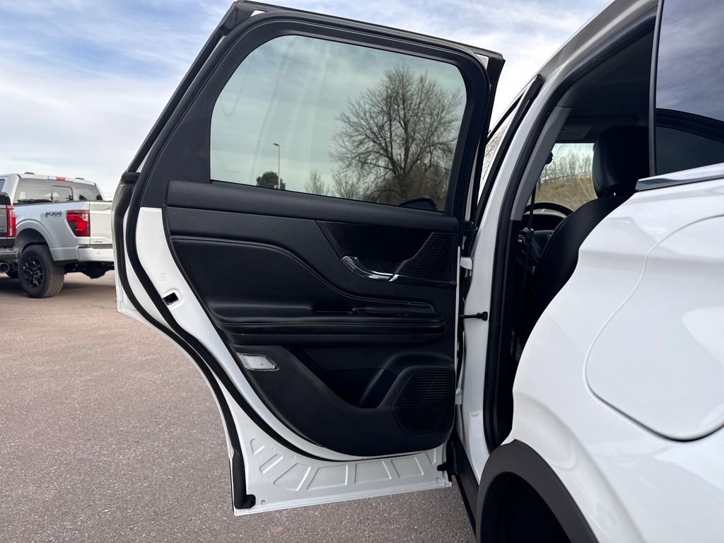 Certified 2022 Lincoln Corsair FWD w/ Equipment Group 101A image 19