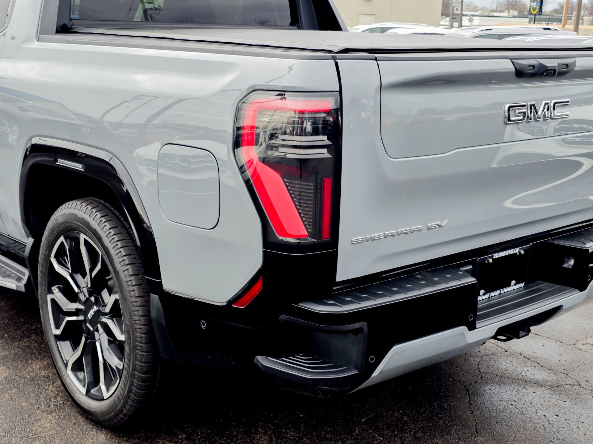 Used 2024 GMC Sierra EV Denali image 23