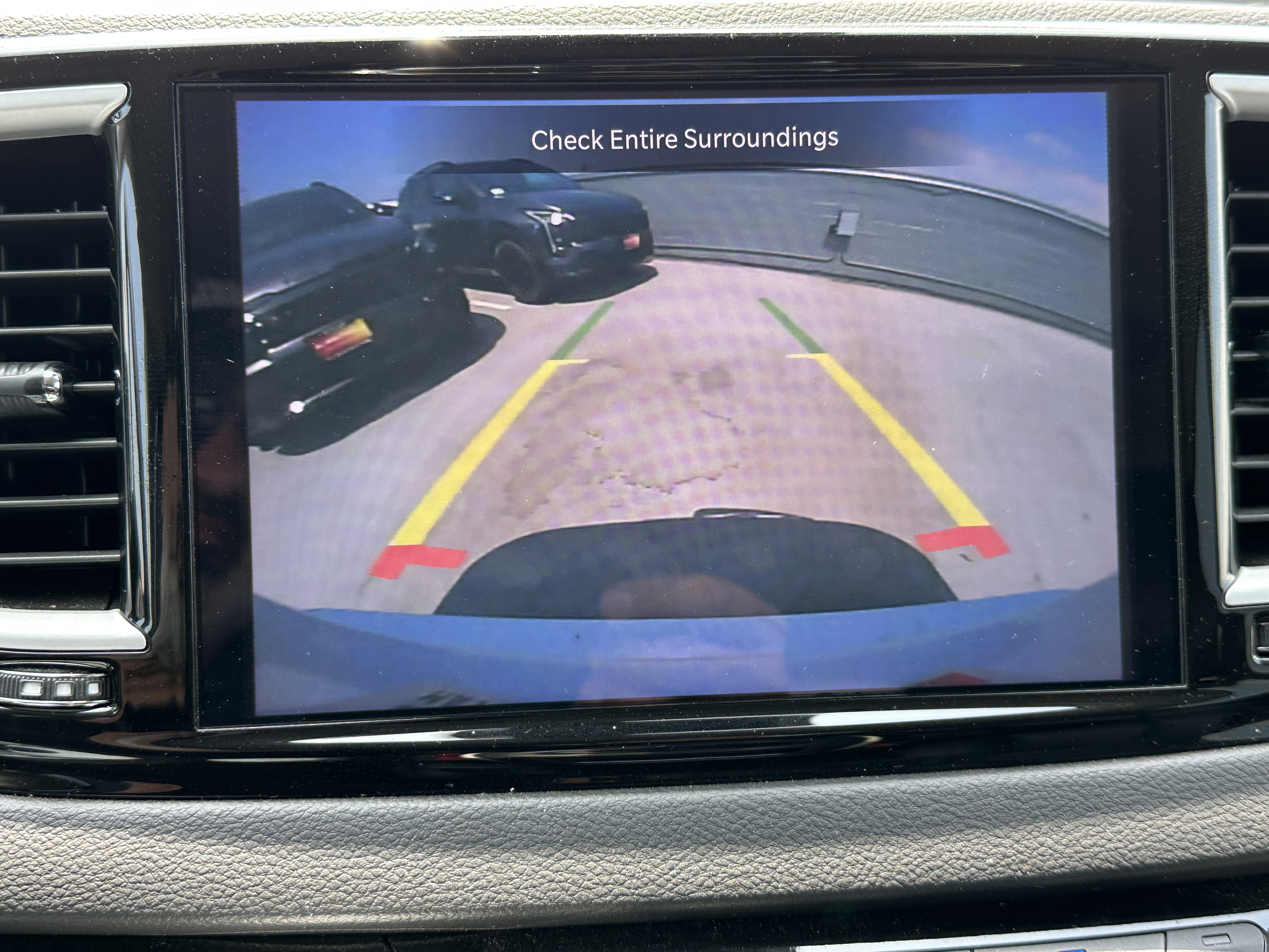 Used 2024 Chrysler Pacifica Touring-L FWD image 31