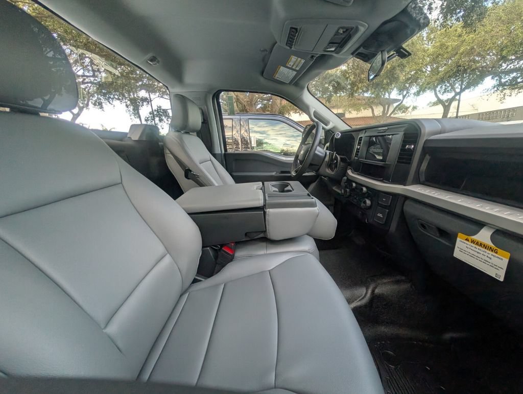 New 2026 Ford F250 XL w/ XL Chrome Package RWD image 8