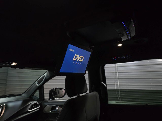 Used 2020 Chrysler Pacifica Touring w/ S Appearance Package image 18