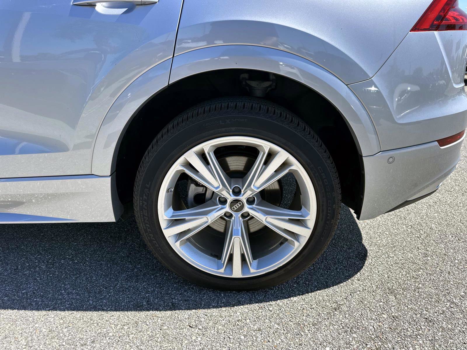 Used 2022 Audi Q8 Premium Plus image 12