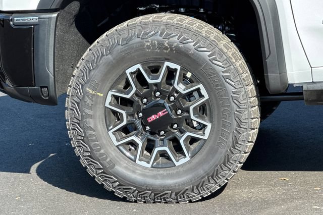 New 2026 GMC Sierra 2500 AT4X w/ LPO, Black Badging Package AWD/4WD image 32
