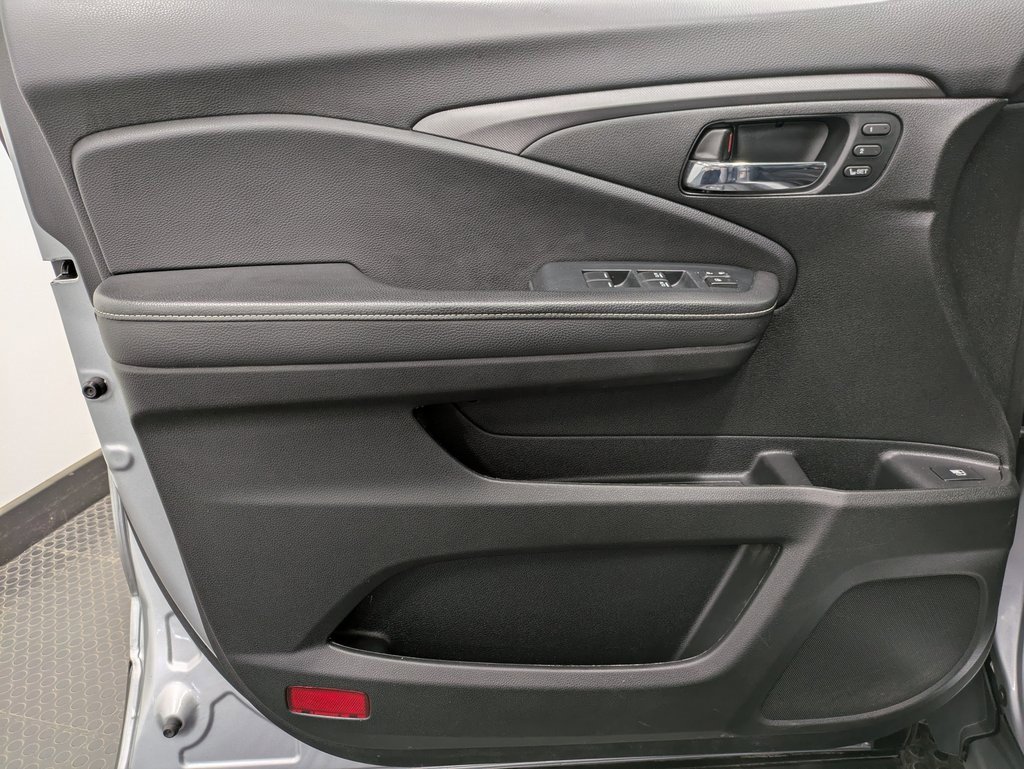 Certified 2023 Honda Ridgeline RTL image 8