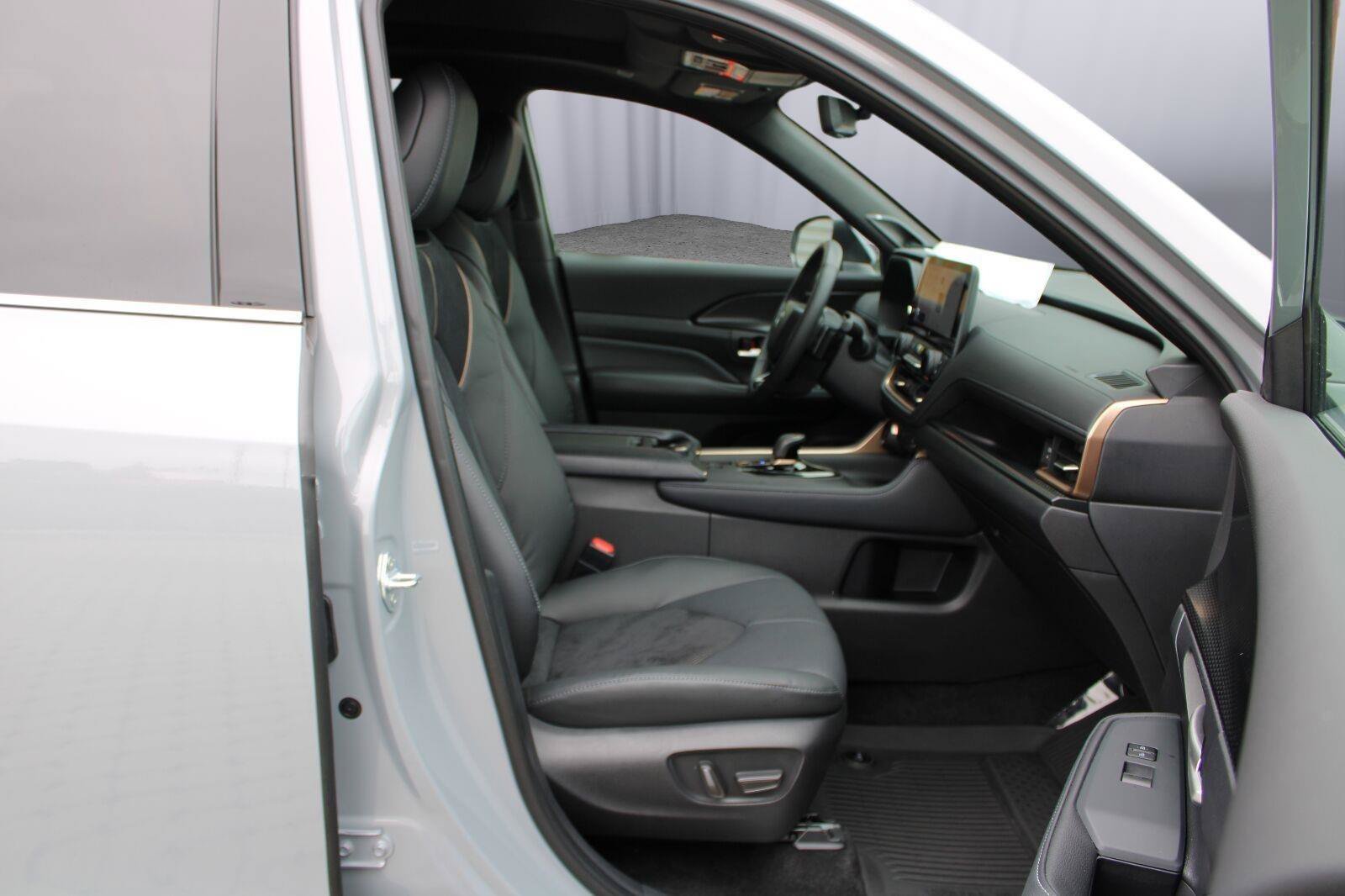 Used 2025 Toyota Grand Highlander AWD Hybrid image 41