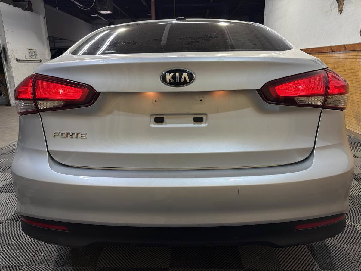 Used 2018 Kia Forte LX FWD image 4