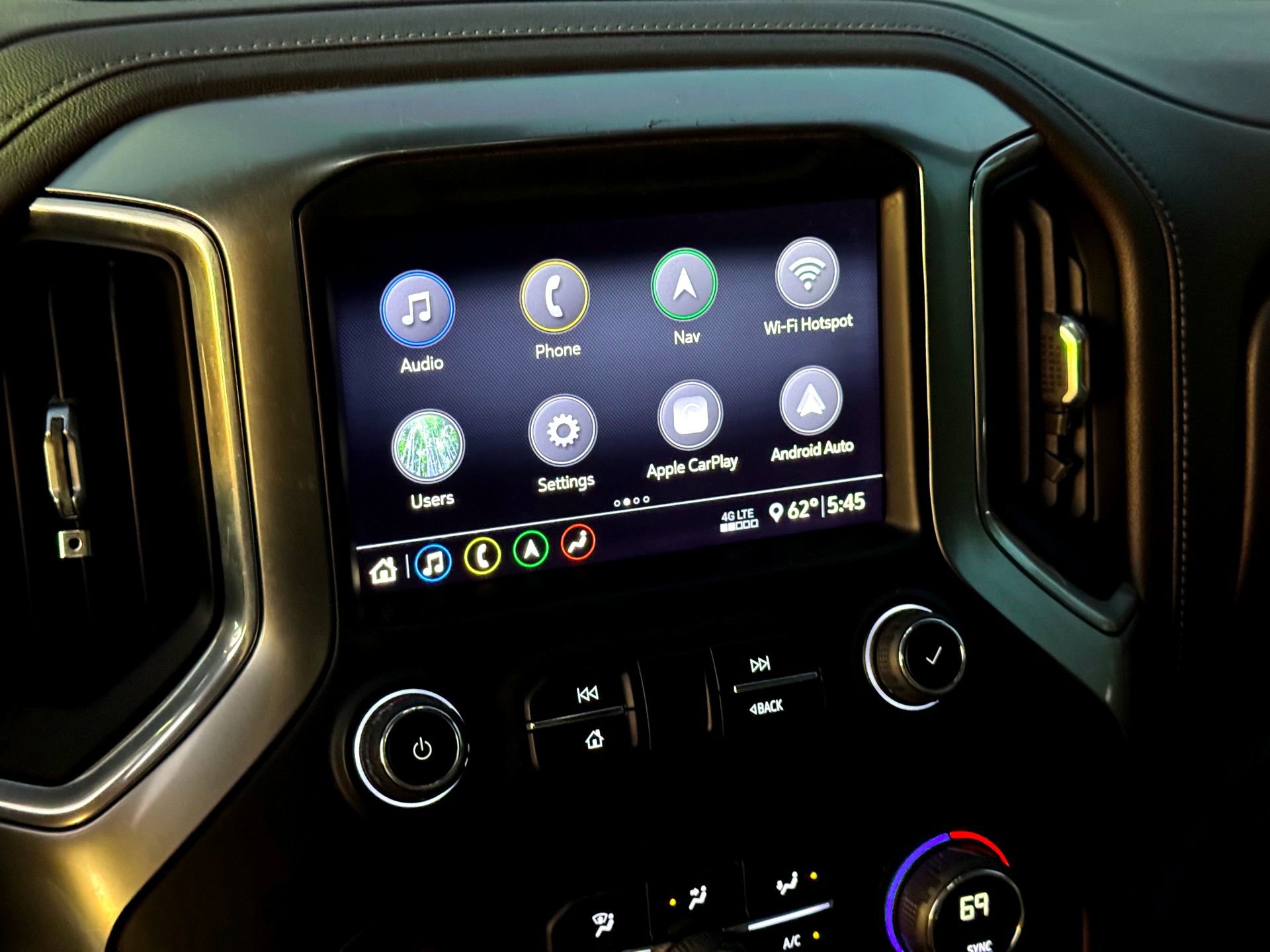 Used 2020 Chevrolet Silverado 1500 LTZ image 32