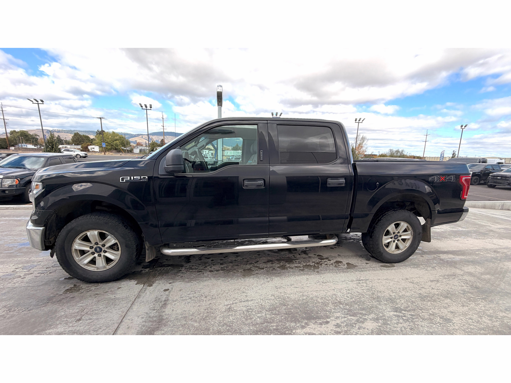 Used 2016 Ford F150 XLT AWD/4WD image 4
