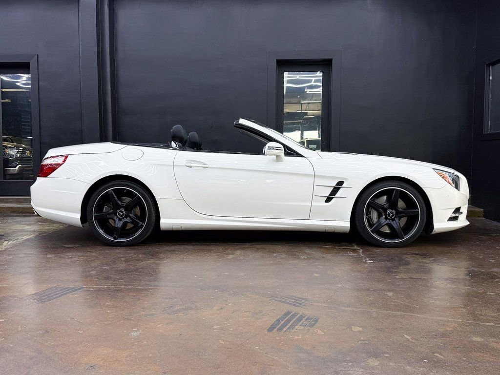 Used 2013 Mercedes-Benz SL 550 w/ Premium Pkg image 8