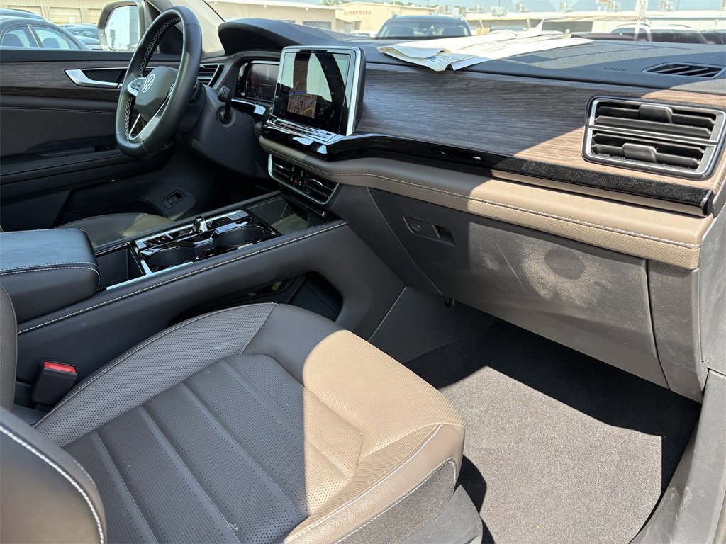 Used 2024 Volkswagen Atlas SEL image 31