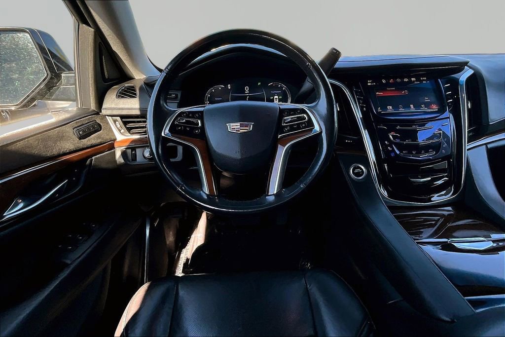 Used 2018 Cadillac Escalade Luxury image 8