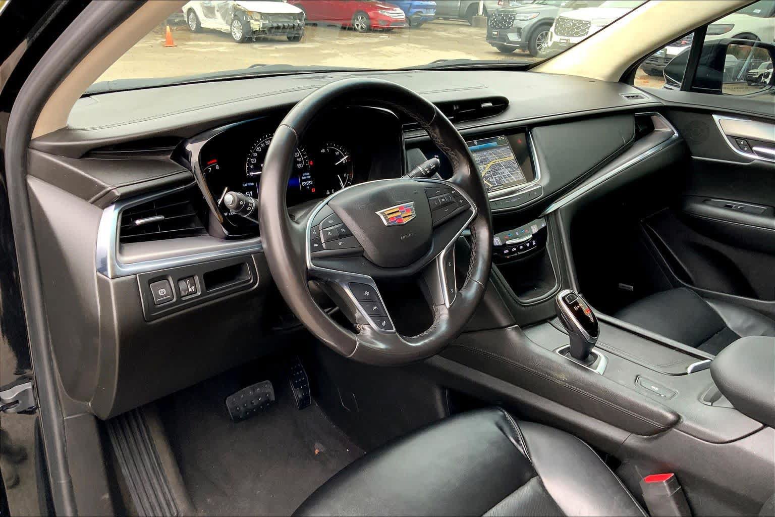 Used 2018 Cadillac XT5 Luxury w/ Driver Awareness Package FWD image 16