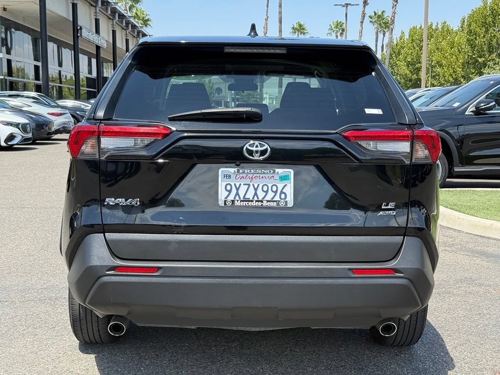 Used 2024 Toyota RAV4 LE AWD/4WD image 15