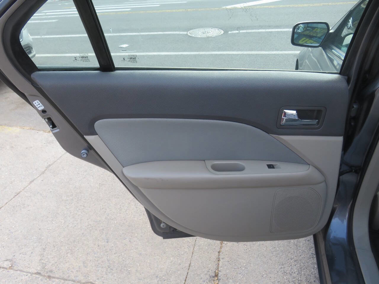 Used 2012 Ford Fusion SE image 24