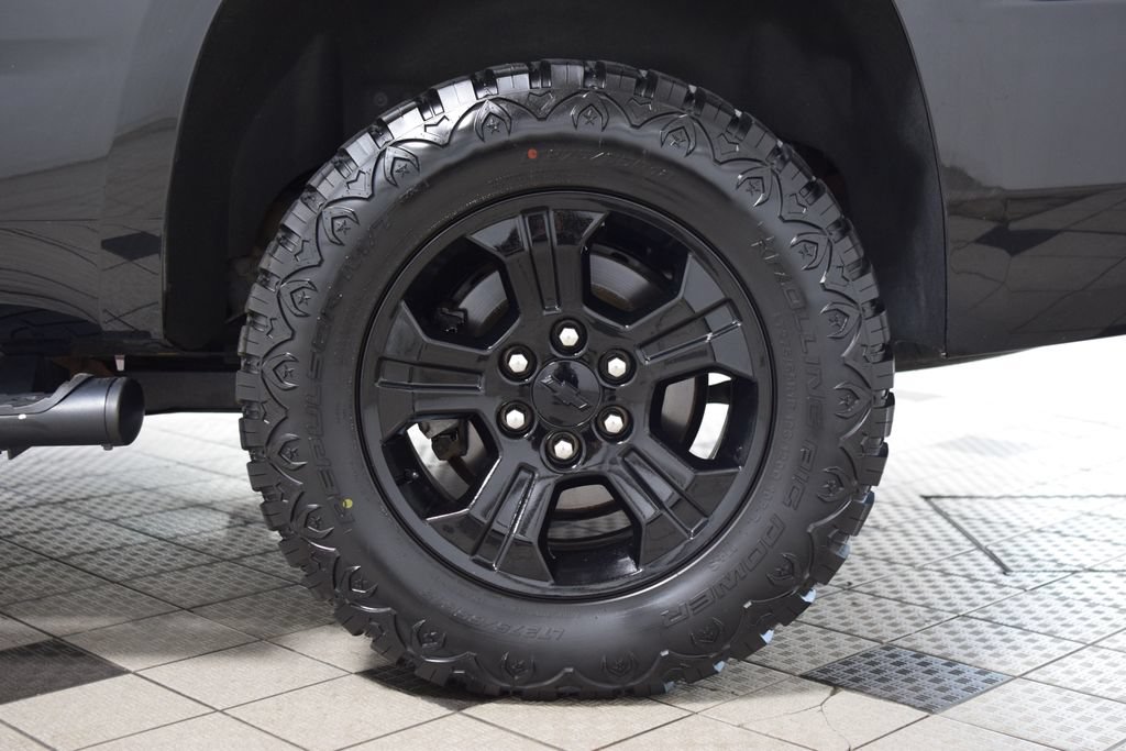 Used 2019 Chevrolet Tahoe LT w/ Z71 Midnight Edition AWD/4WD image 27