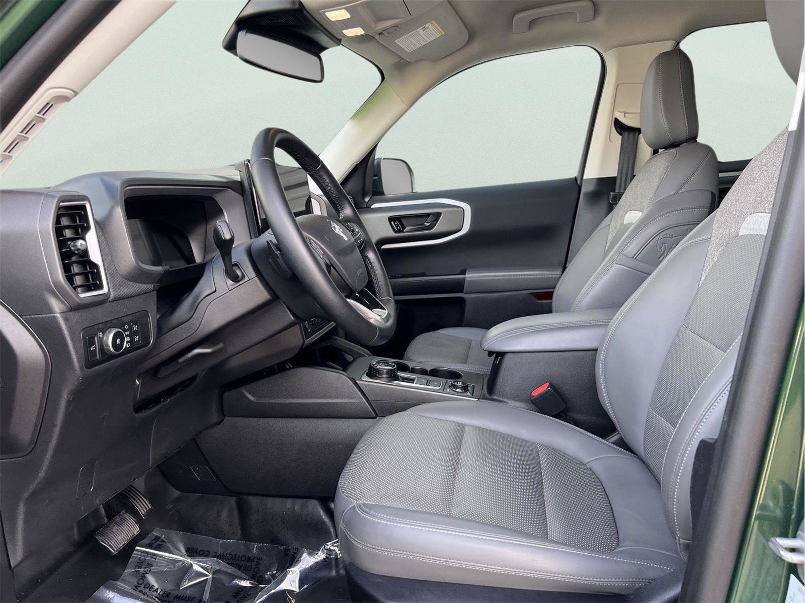 Used 2025 Ford Bronco Sport Badlands image 10