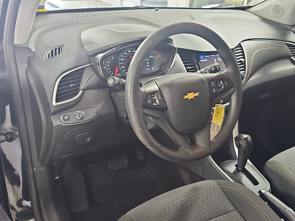 Used 2020 Chevrolet Trax LS w/ Tint and Cruise Package AWD/4WD image 19