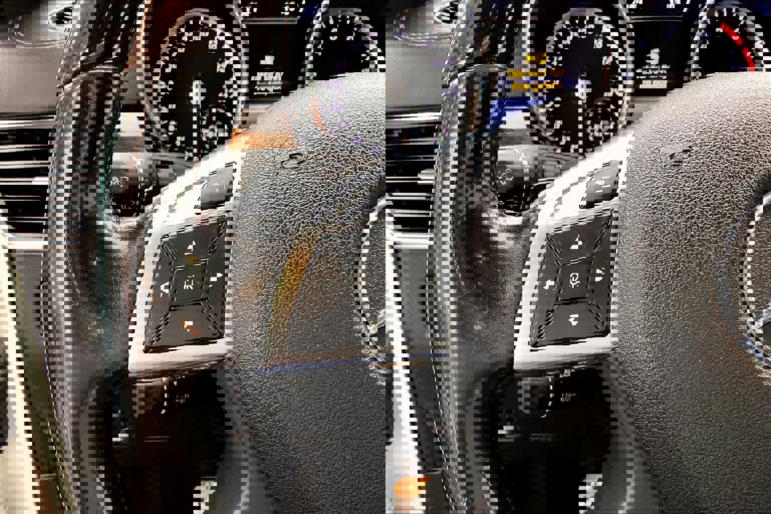 Used 2015 Mercedes-Benz ML 400 4MATIC image 23