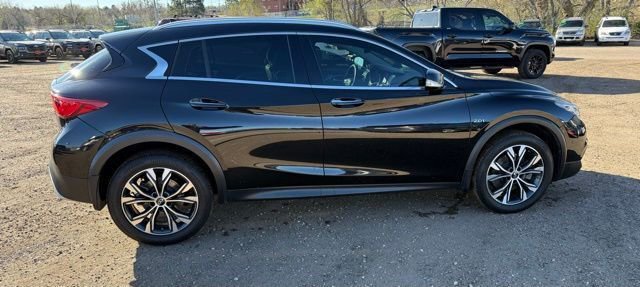 Used 2019 INFINITI QX30 Premium w/ Navigation Package image 7