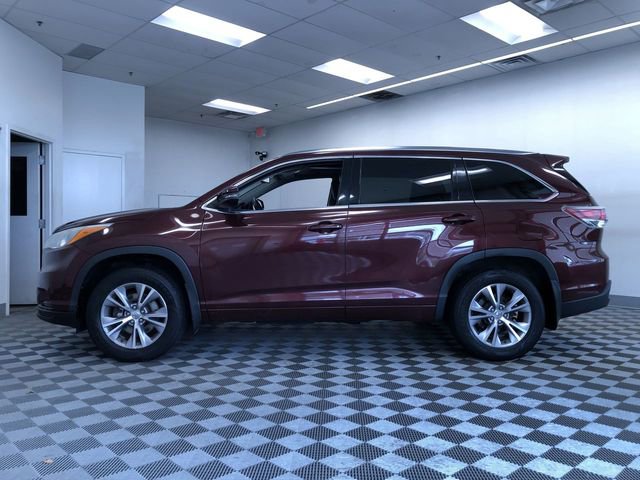 Used 2015 Toyota Highlander XLE AWD/4WD image 12