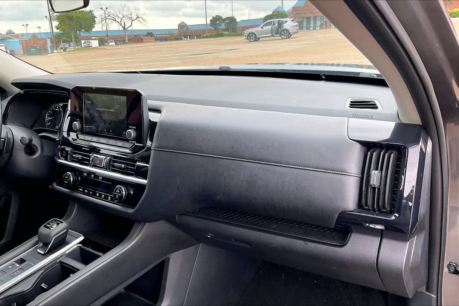 Used 2025 Nissan Pathfinder SV AWD/4WD image 22