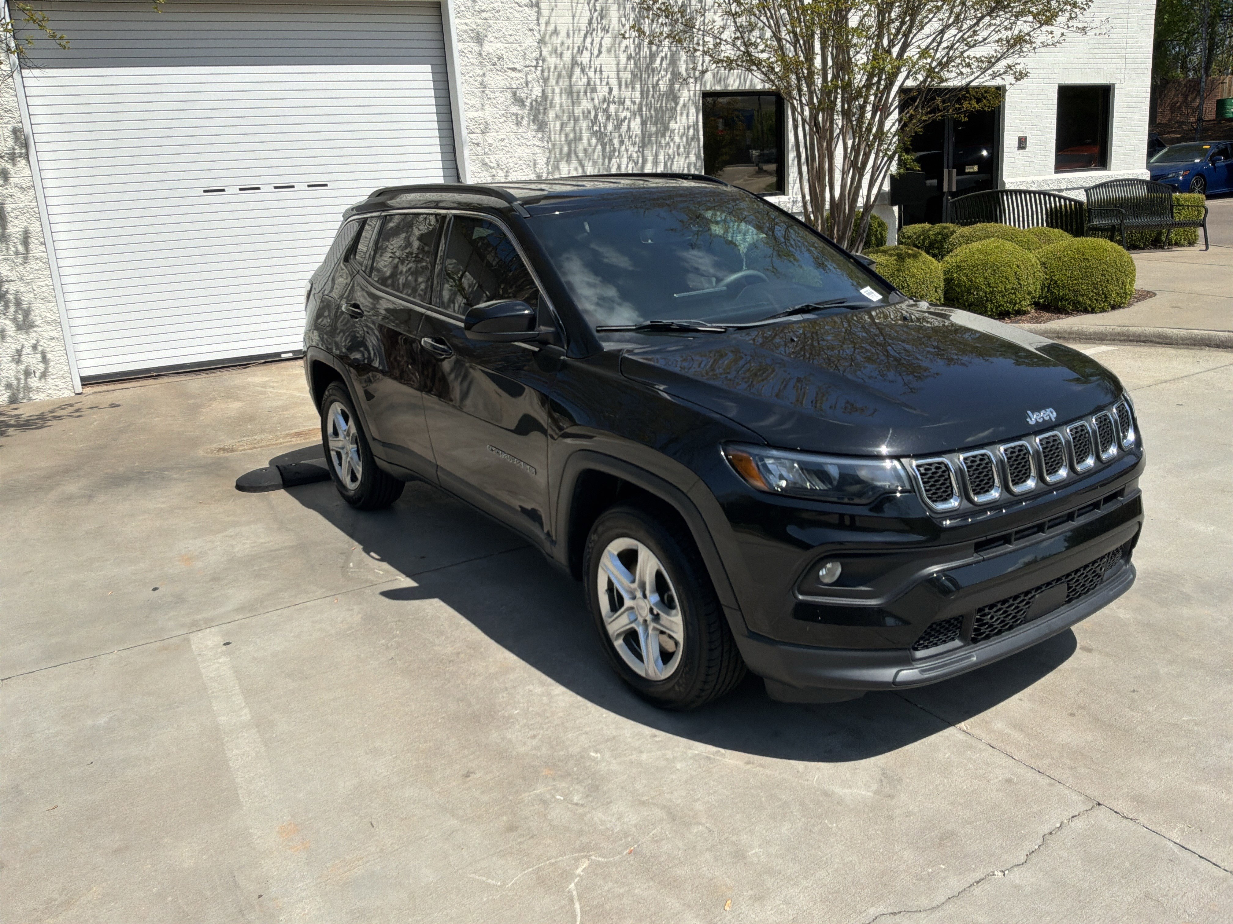 Used 2024 Jeep Compass Latitude w/ Convenience Group image 2